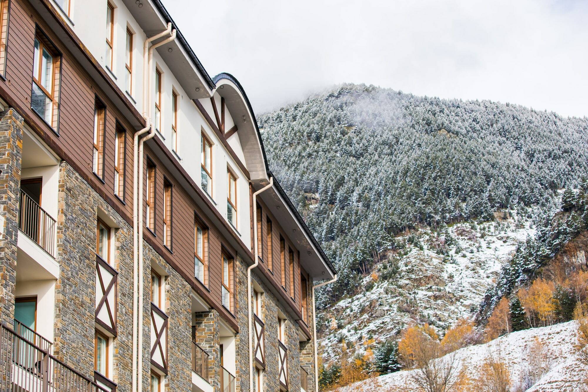 The Lodge At Ribasol أرينسال المظهر الخارجي الصورة