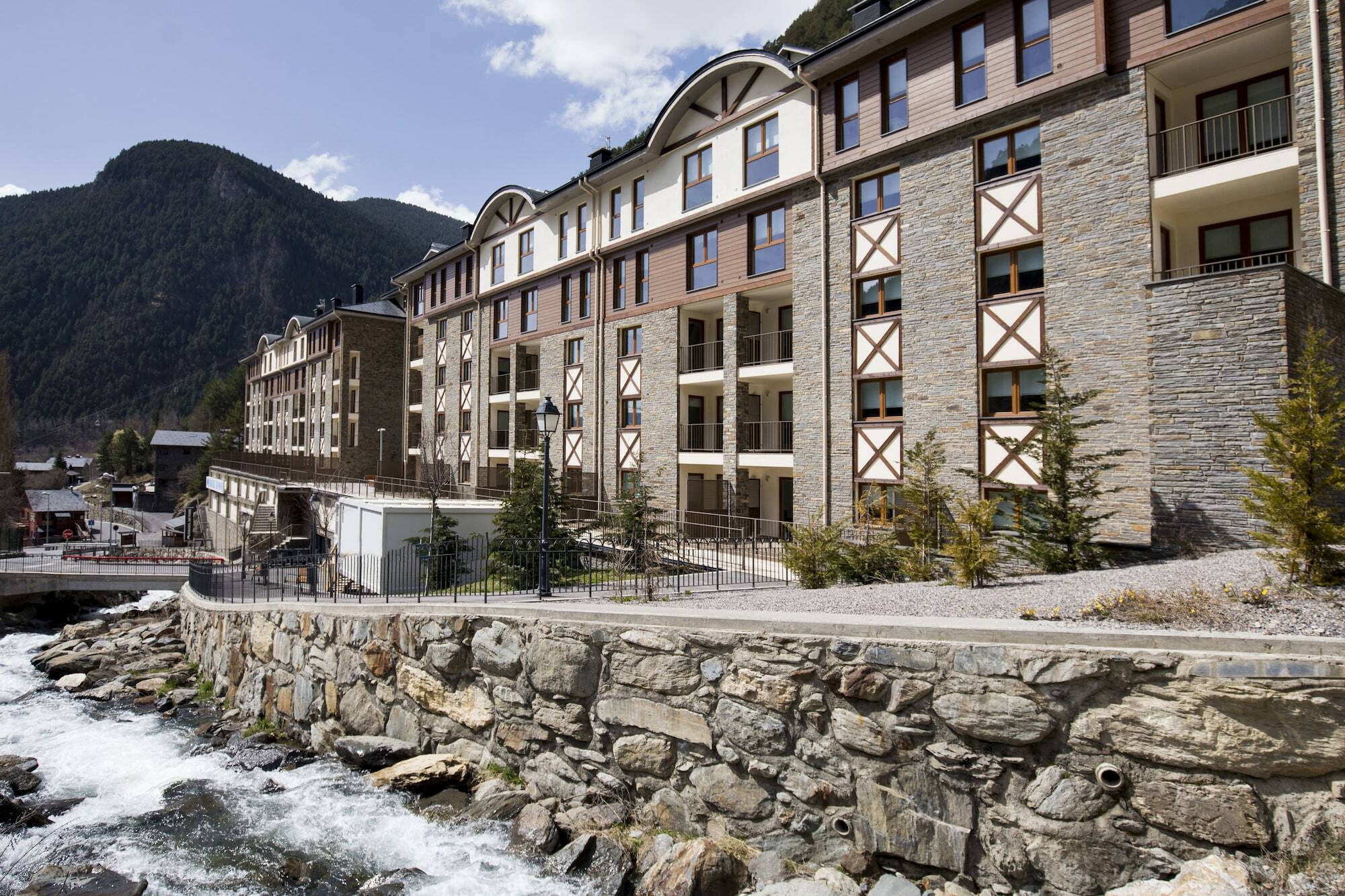 The Lodge At Ribasol أرينسال المظهر الخارجي الصورة